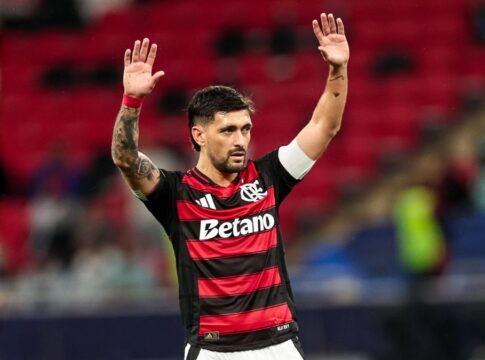 Arrascaeta vence Messi e é eleito “Rei da América” com 67,8% dos votos