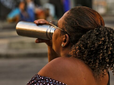 Rio ferve: quase mil atendimentos médicos em 48h escancaram impacto do calor extremo na capital