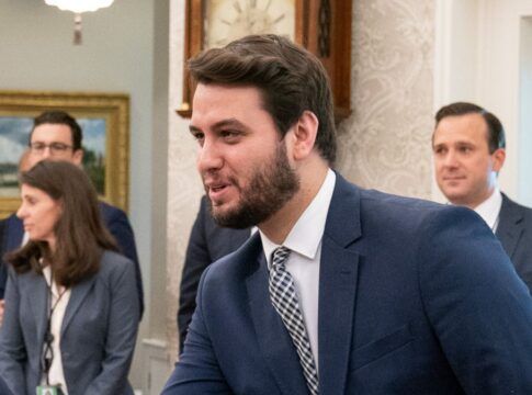 Moraes dá 24h para Filipe Martins explicar suposto descumprimento de cautelar