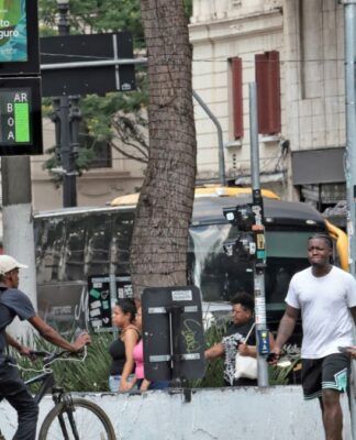SP vai fechar o ano no modo verão raiz: calorão de 34°C e risco de granizo neste domingo