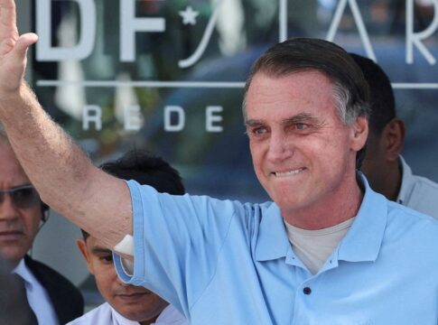 Bolsonaro conclui segundo procedimento médico para tratar soluços