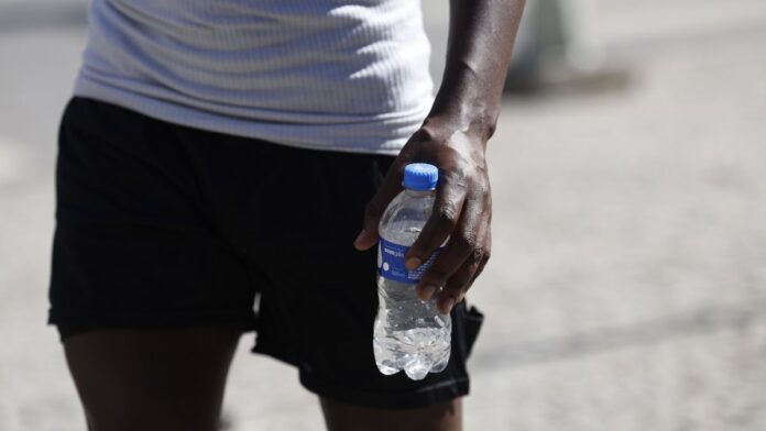 Atendimentos por insolação em SP disparam 27%, e calor já pressiona a saúde pública