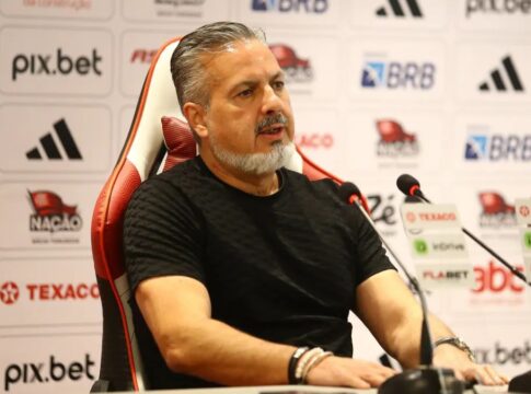 José Boto, diretor de futebol do Flamengo, durante entrevista coletiva