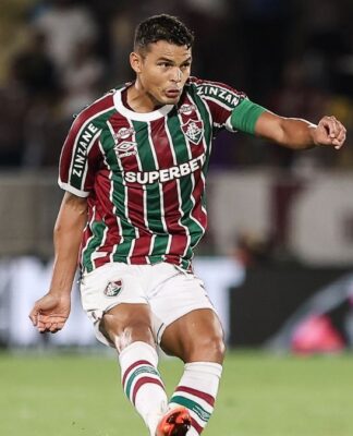 Soteldo desencanta com dois gols, Flu bate o Grêmio e pula para o G5 no apagar das luzes