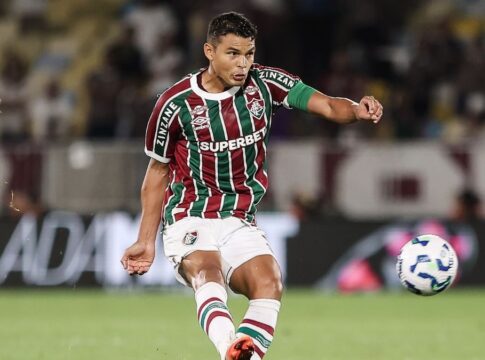 Soteldo desencanta com dois gols, Flu bate o Grêmio e pula para o G5 no apagar das luzes