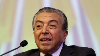 Mauricio de Sousa sorrindo em coletiva de imprensa