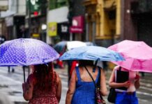 Inmet emite alerta vermelho para temporais no RS com ventos acima de 100 km/h