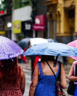 Inmet emite alerta vermelho para temporais no RS com ventos acima de 100 km/h
