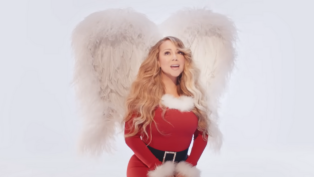 Mariah Carey no clipe All I Want for Christmas Is You (Make My Wish Come True Edition)