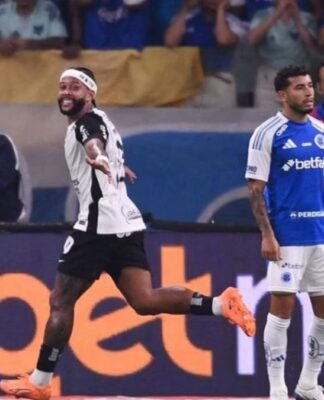 Corinthians vence no Mineirão e larga na frente por vaga na final da Copa do Brasil