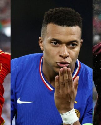 A imagem mostra três jogadores de futebol em montagem lado a lado, cada um vestindo o uniforme de sua seleção. Eles aparecem em momentos de celebração: o da esquerda vibrando, o do centro soprando um beijo e o da direita gritando com intensidade.