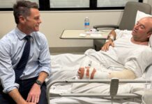 Herói em Sydney, Ahmed al Ahmed aparece em 1ª foto no hospital, ao lado do governador do estado de Nova Gales do Sul, Chris Minns