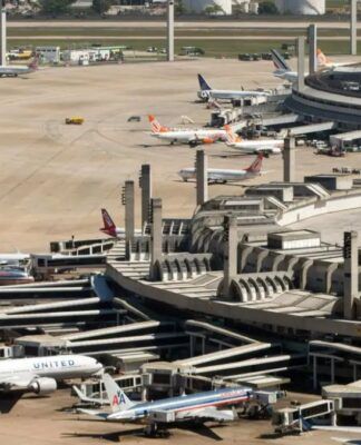 Aviões estacionados no Aeroporto do Galeão