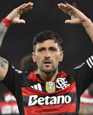 Arrascaeta, do Flamengo, é eleito o craque do Brasileirão 2025