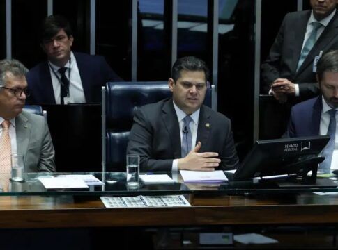 Após decisão de Mendes, senador Davi Alcolumbre fala em votar PEC do Marco Temporal
