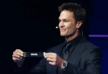 Tom Brady sorteia o Brasil no sorteio dos grupos da Copa do Mundo 2026