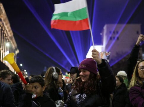Geração Z derruba governo na Bulgária em protestos contra corrupção