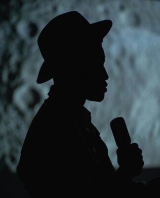 Imagem ilustrativa de um cantor