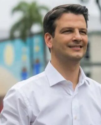 Eduardo Pimentel, prefeito de Curitiba, crava placar: “2×1 Flamengo, de virada”