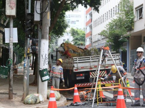 Grande SP ainda está com 1,2 milhão de imóveis sem luz devido a vendaval devastador