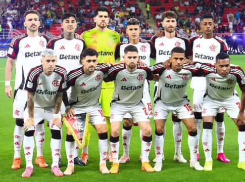 Com mudanças, veja qual a escalação do Flamengo que enfrenta o Pyramids