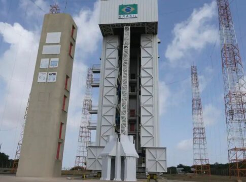Brasil faz primeiro lançamento comercial de foguete nesta quarta