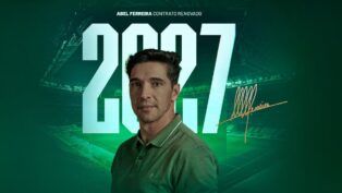 Abel Ferreira aparece à frente de fundo verde, com o número 2027