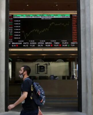 Bolsa flerta com 162 mil pontos, dólar cai a R$ 5,30 e mercado entra no modo “lua de mel”