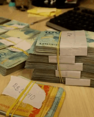 PF acha R$ 90 mil no carro de Bacellar e prisão explode crise na Alerj