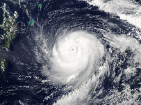 Imagem mostra ciclone se formando