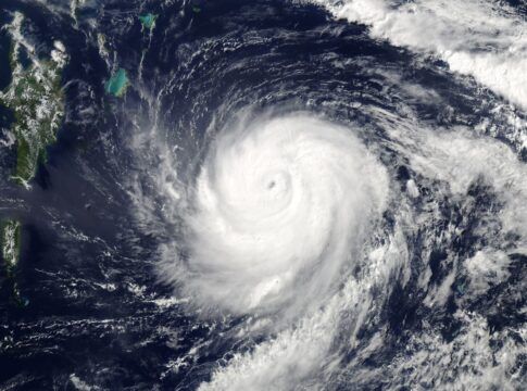 Imagem mostra ciclone se formando