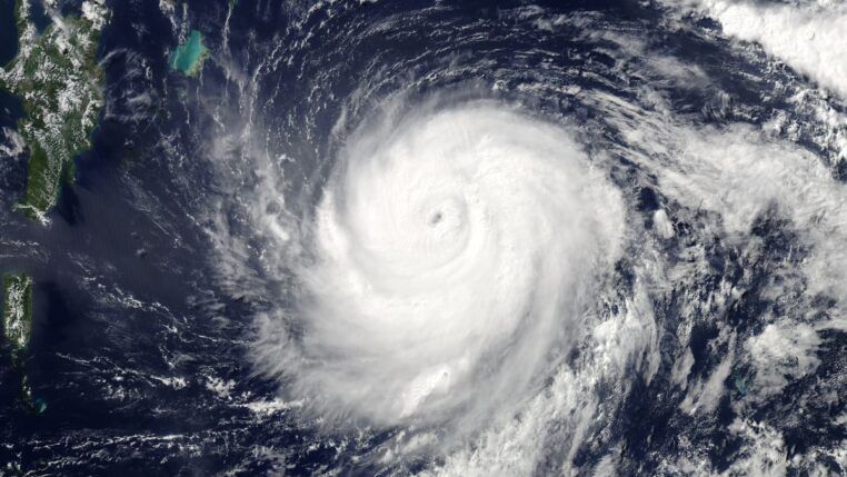 Imagem mostra ciclone se formando