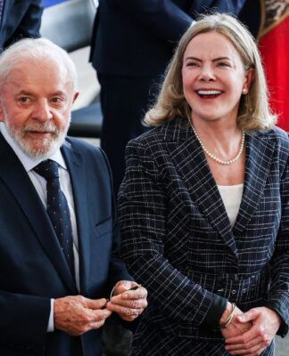 Gleisi rebate The Economist após revista sugerir que Lula não concorra em 2026