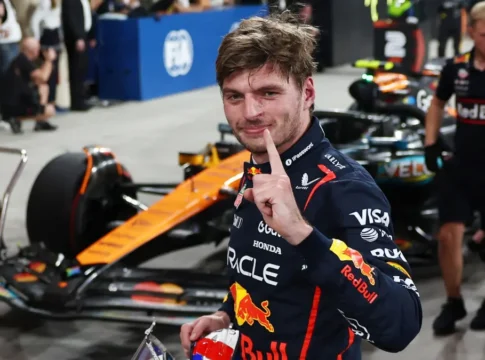 Max Verstappen, piloto da Red Bull Racing, durante as qualificatórias para o GP de Abu Dhabi 2025, nos Emirados Árabes Unidos