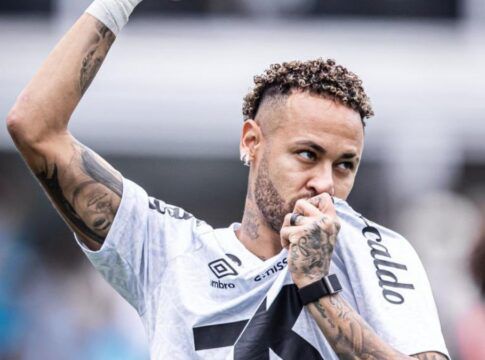 Neymar renova contrato com o Santos para temporada de 2026
