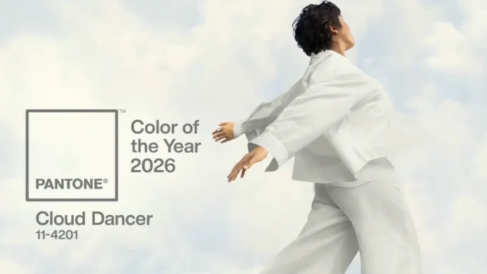 Pantone elegeu 'Cloud Dancer' como a cor do ano para 2026