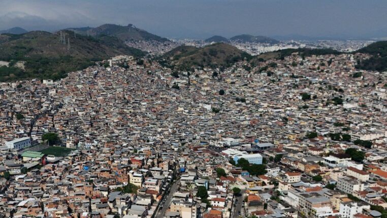 imagem de drone do complexo da Penha, no Rio de Janeiro