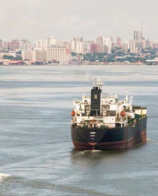 Trump ordena bloqueio naval contra petroleiros venezuelanos