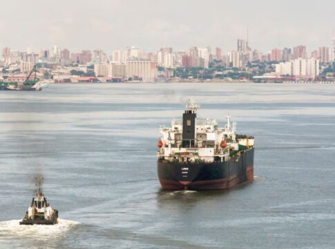 Trump ordena bloqueio naval contra petroleiros venezuelanos