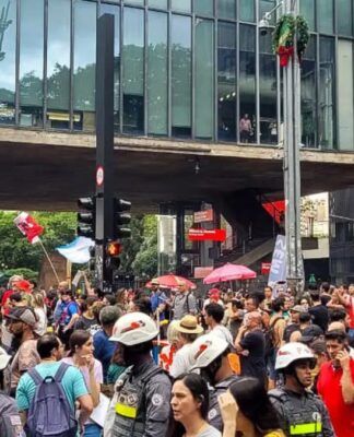 Em várias capitais, manifestantes vão às ruas contra PL da Dosimetria