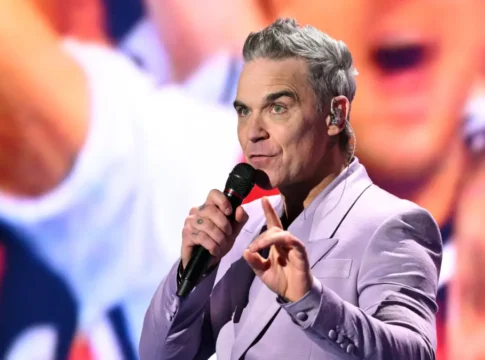 Robbie Williams, cantor britânico, em apresentação no sorteio da Copa do Mundo 2026