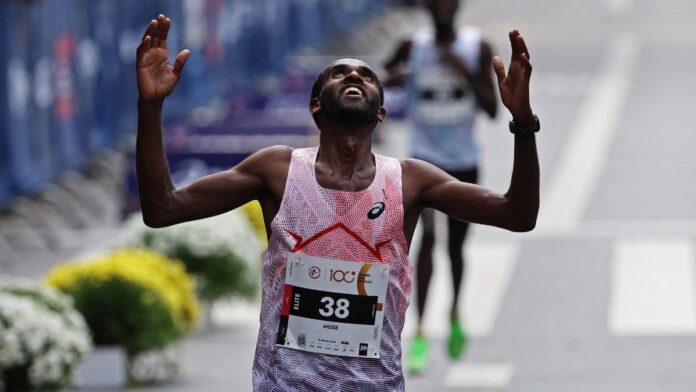 São Silvestre 2025: brasileiros ficam em 3º lugar e etíope e tanzaniana vencem corrida