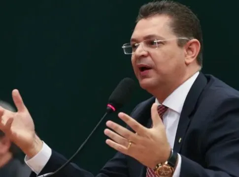 Quem é Sóstenes Cavalcante, deputado federal líder do PL e alvo de operação da PF