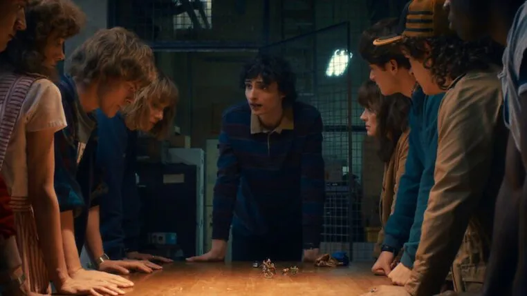 Em cena, grupo trama contra Vecna