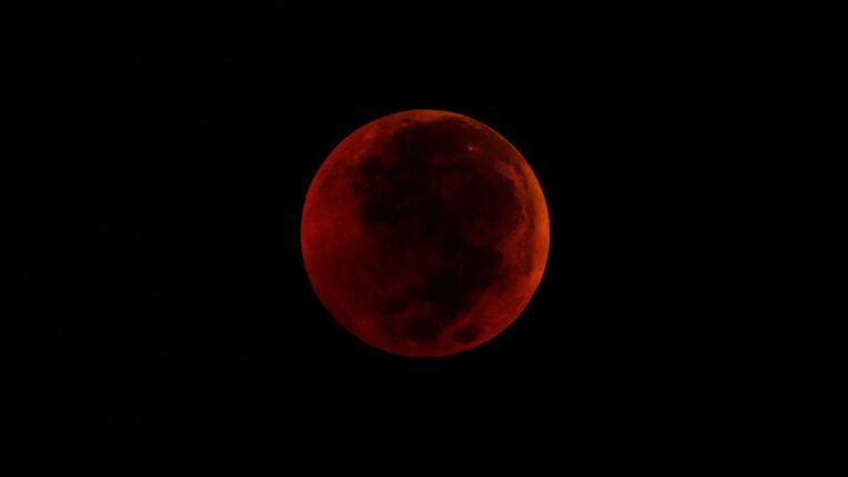 Imagem da Super Lua Nova