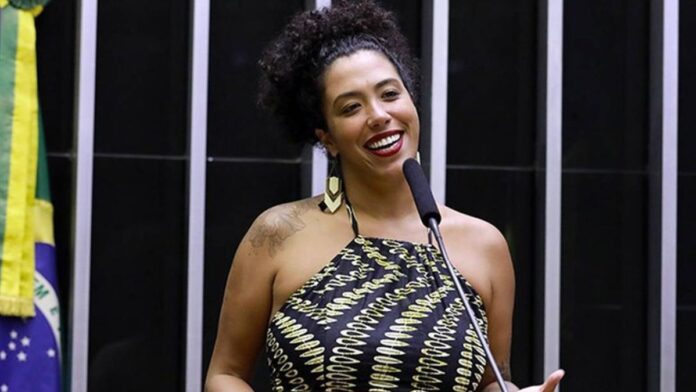 Motta volta atrás e mantém escolta de segurança para deputada do PSOL