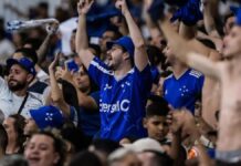 Torcedores atendem pedido de Leonardo Jardim e prestigiam treino do Cruzeiro