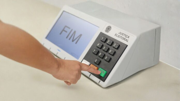 Datafolha: PT é preferido por 24% e PL por 12% dos eleitores brasileiros