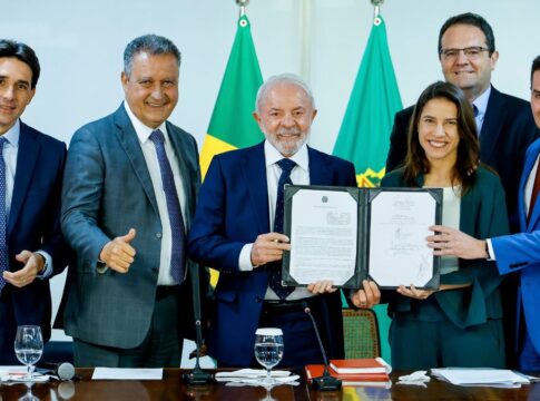 Governo federal vai investir R$ 4 bilhões em trens no Recife