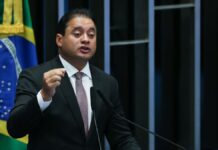 Quem é Weverton Rocha, senador maranhense alvo de operação da PF contra fraudes no INSS